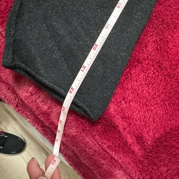 Italian made bell sweater, one black and one green - Picture 4 of 6